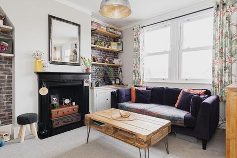 Flat 2, 76 Upper High Street, Epsom, KT17 4RQ