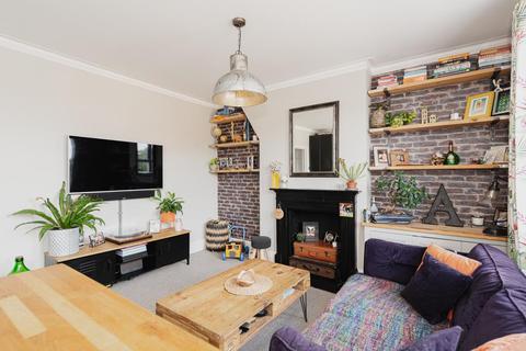 Flat 2, 76 Upper High Street, Epsom, KT17 4RQ