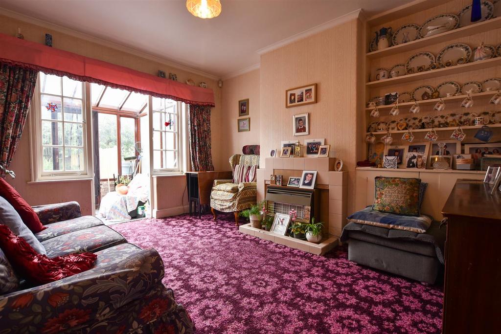 Eastfield Road, Wellingborough 3 bed house £245,000