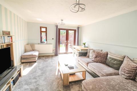 49 Copshall Close, Harlow, CM18 7LJ