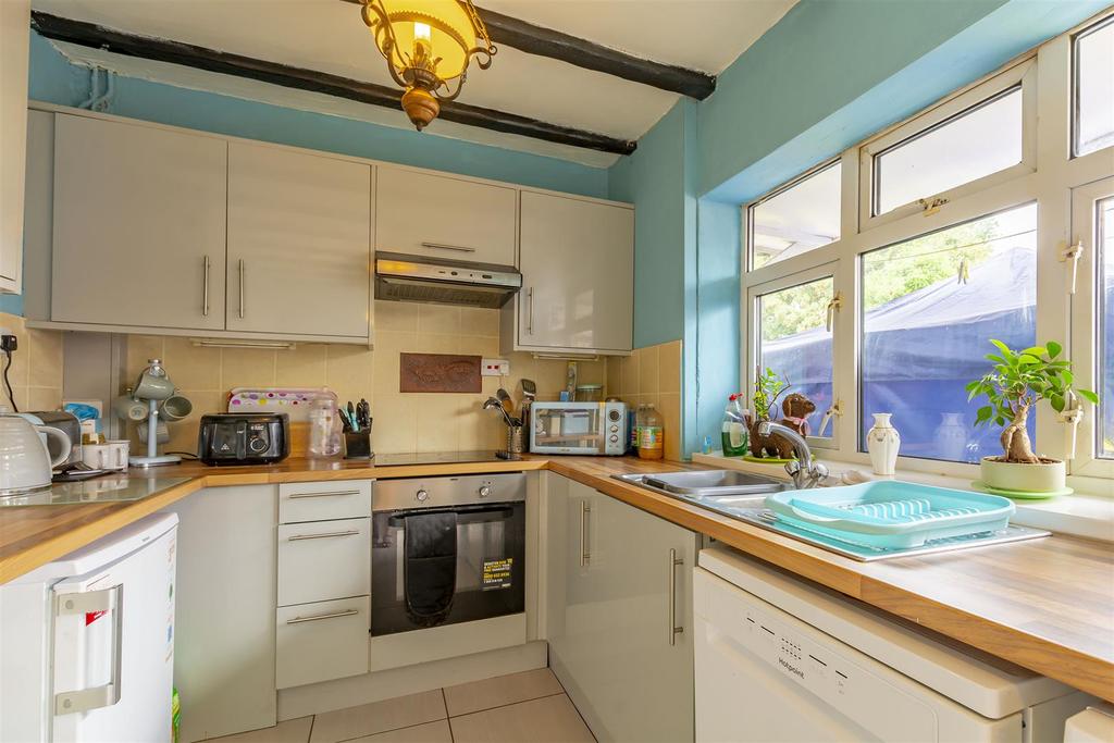 Kitchen diner (5)-HDR copy.jpg