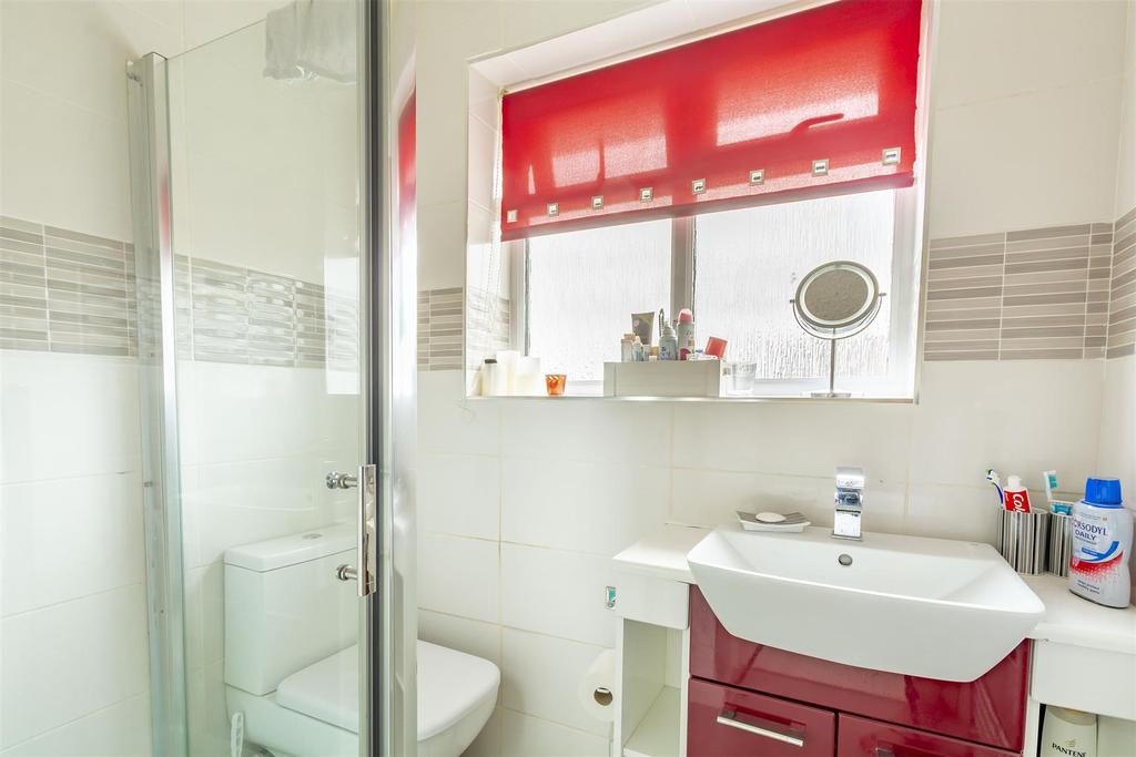 Bathroom (2)-HDR copy.jpg
