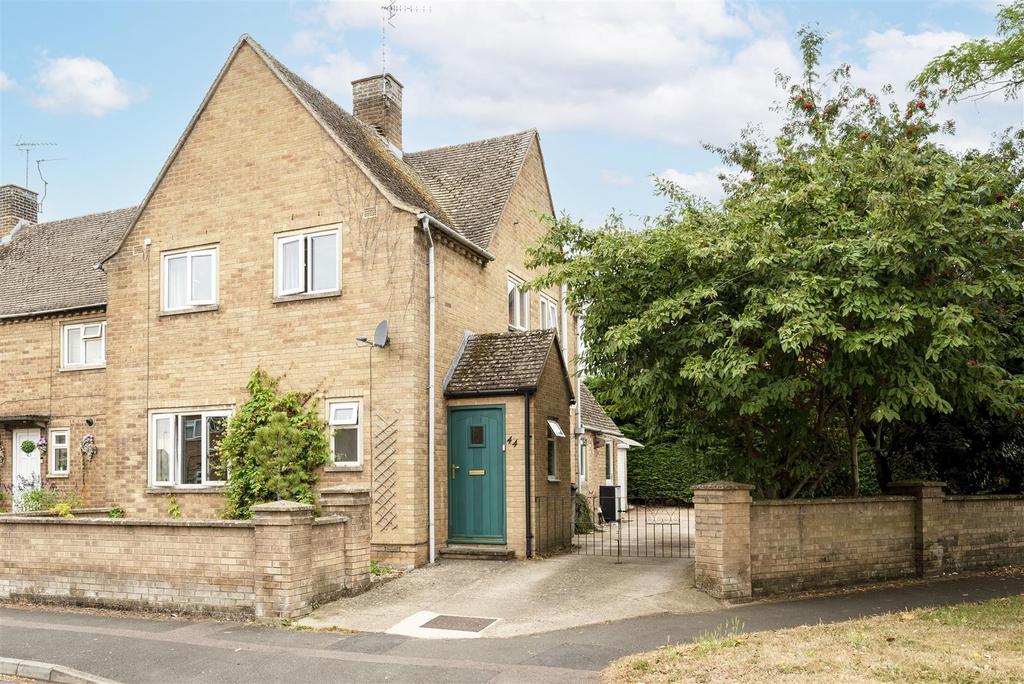 MoretonInMarsh, Gloucestershire 3 bed semidetached house for sale