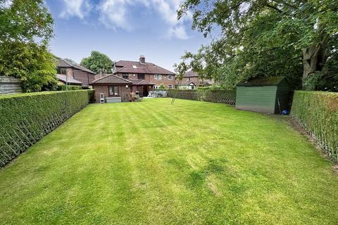 4 bedroom semi-detached house for sale - Esher Drive, Sale