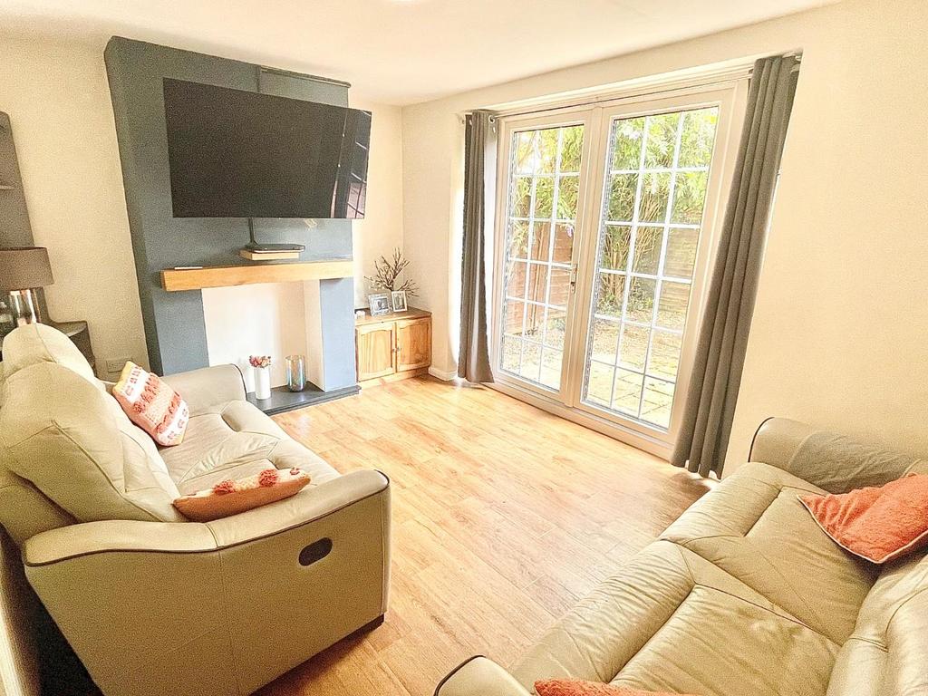 Stannard Way, Brixworth, Northamptonshire, NN6 3 bed semidetached