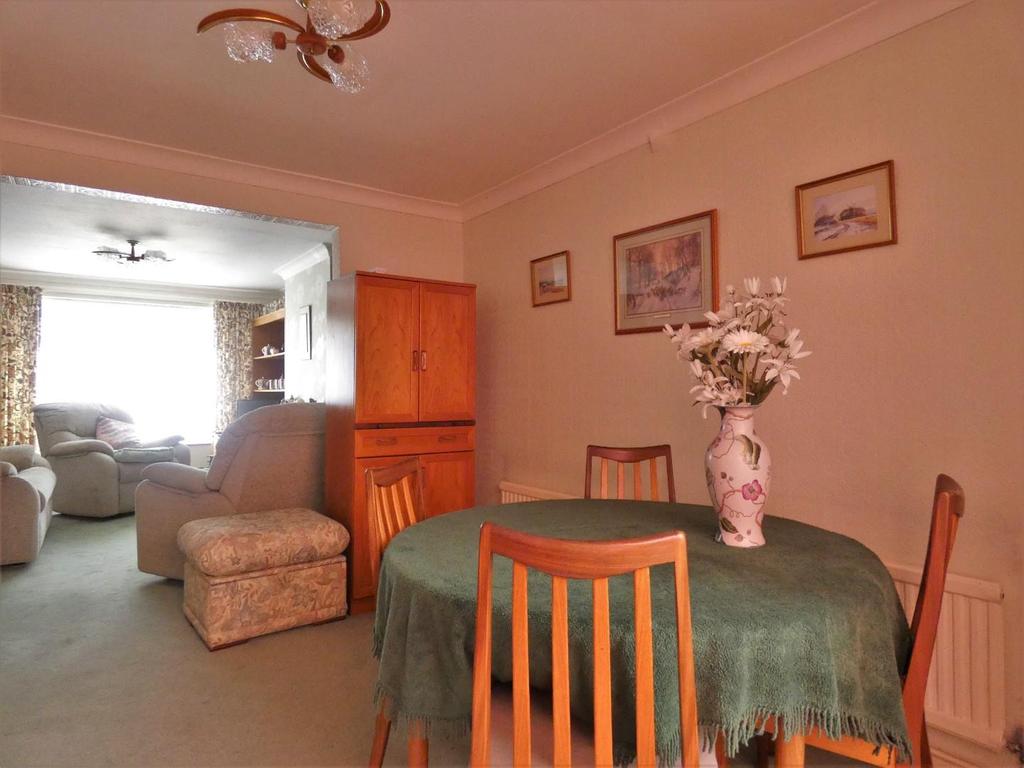 Pepper Hill, Gravesend, Kent 3 bed semidetached house £365,000