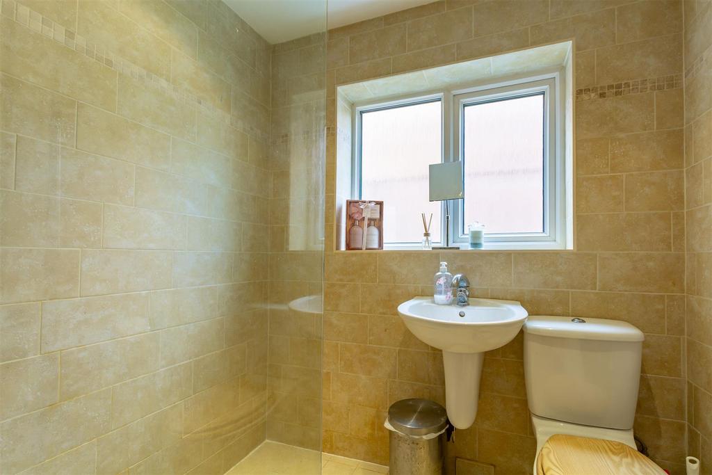 Shower Room (2)-HDR copy.jpg
