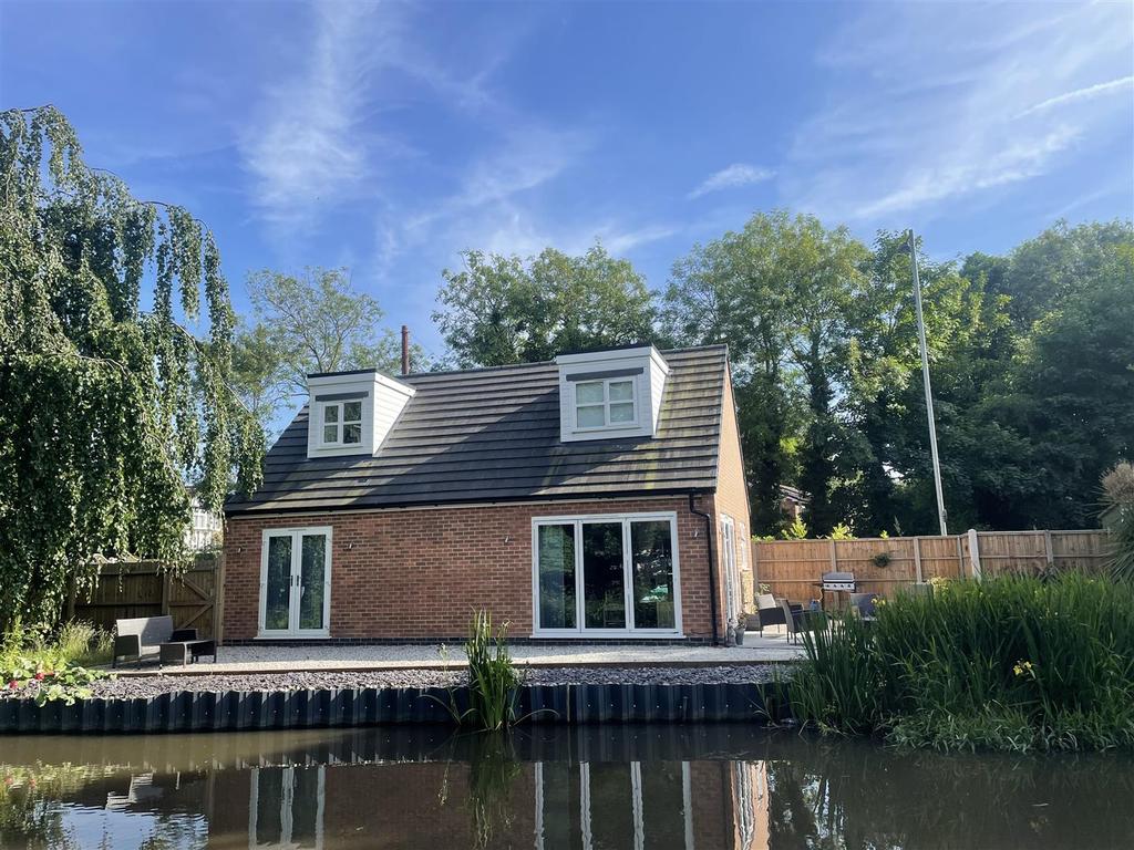Armitage Road, Brereton, Rugeley 2 bed detached bungalow for sale £