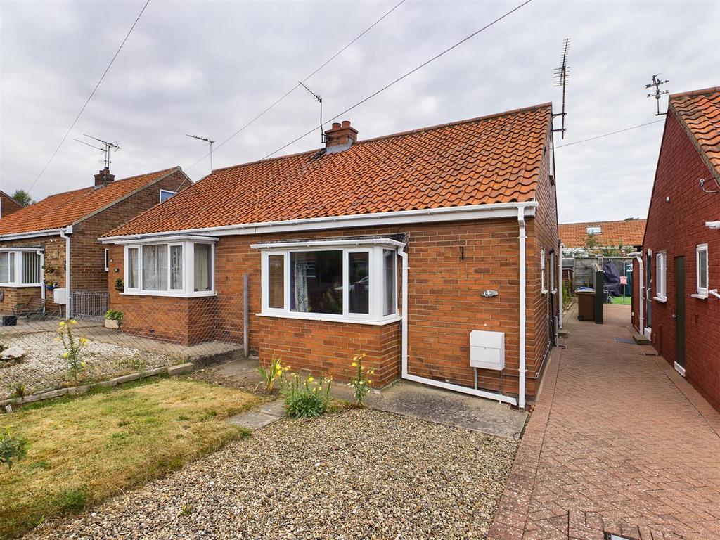 Mount Drive, Bridlington 1 bed semidetached bungalow for sale £129,950