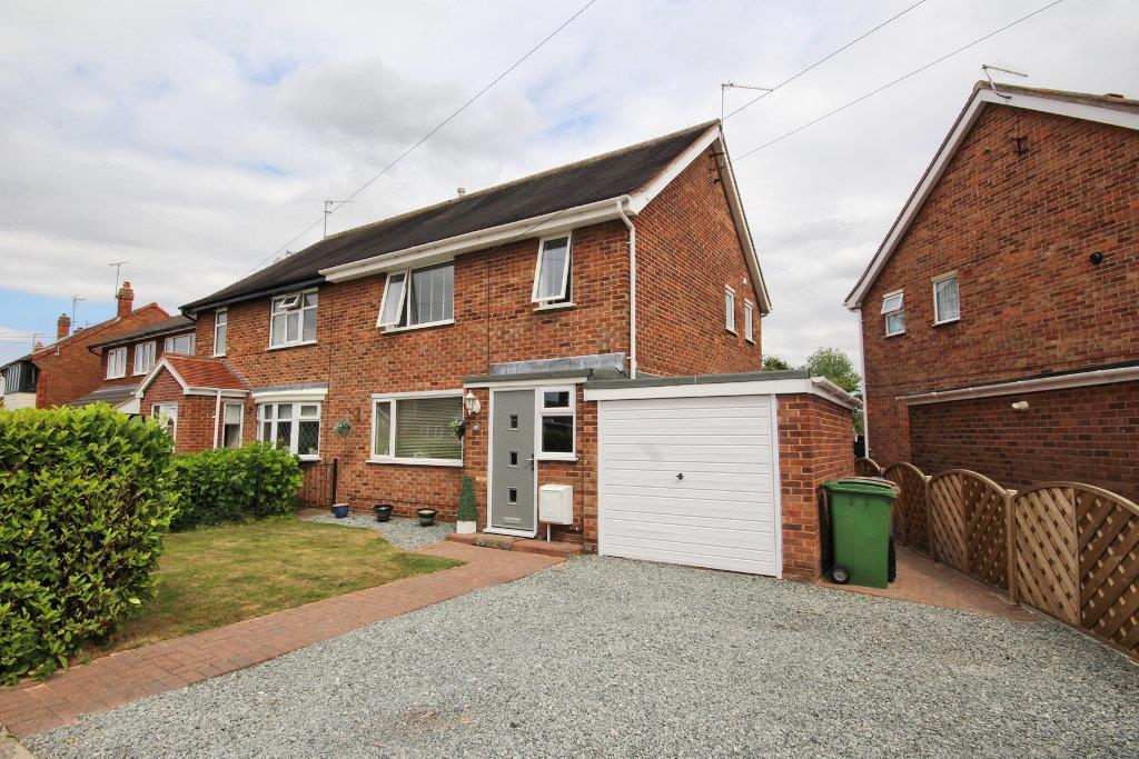 Oakdene, Cottingham 3 bed semidetached house £235,000