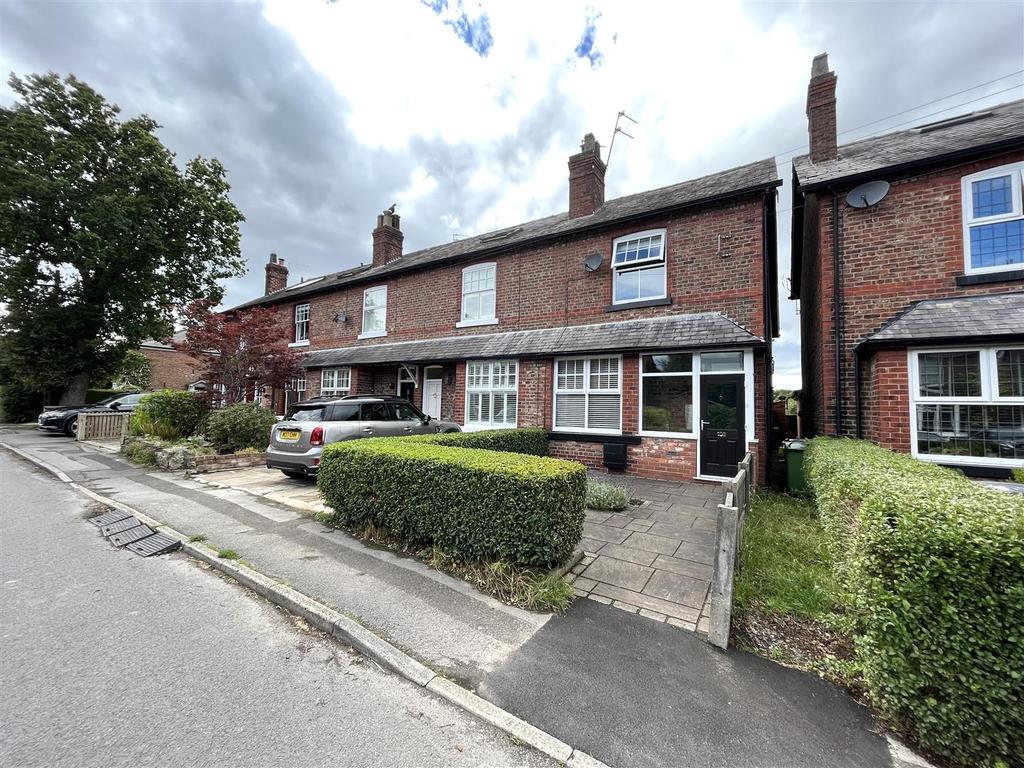 Heyes Lane, Alderley Edge 2 bed end of terrace house for sale £500,000
