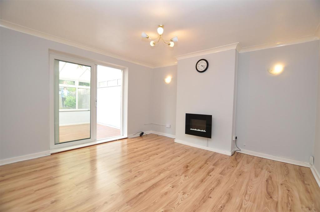 Howley Grange Road, Halesowen 3 bed semidetached house for sale £270,000