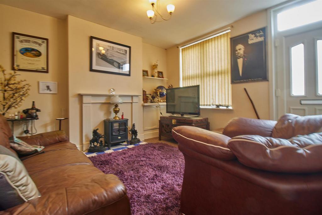 Keats Lane, Earl Shilton 2 bed terraced house £130,000
