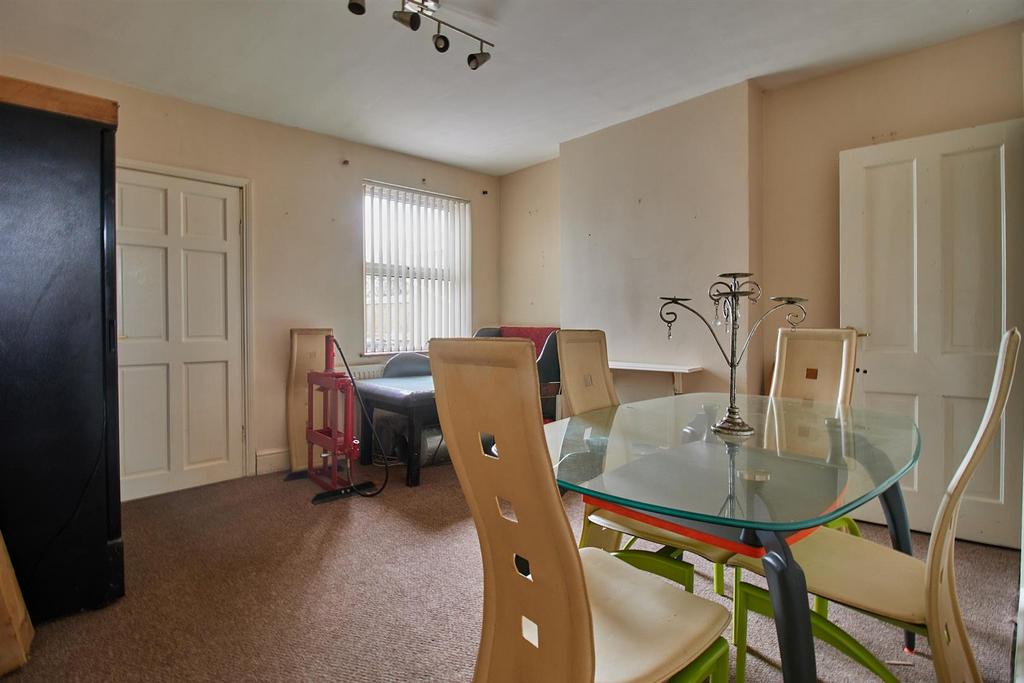 Keats Lane, Earl Shilton 2 bed terraced house £130,000