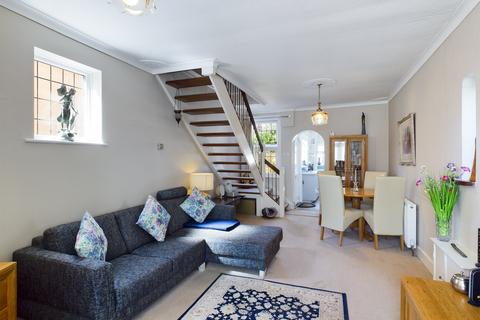 22 Conquest Road, Addlestone, KT15 1SN