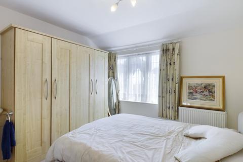 22 Conquest Road, Addlestone, KT15 1SN