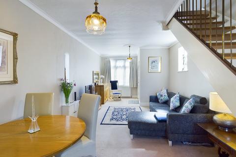 22 Conquest Road, Addlestone, KT15 1SN