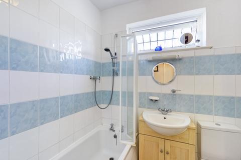 22 Conquest Road, Addlestone, KT15 1SN