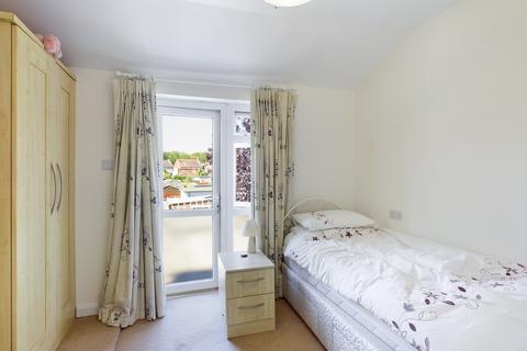 22 Conquest Road, Addlestone, KT15 1SN