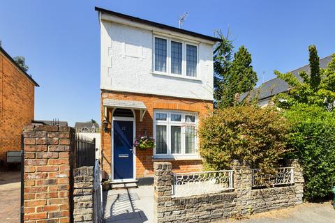 22 Conquest Road, Addlestone, KT15 1SN