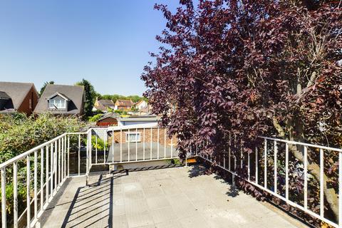 22 Conquest Road, Addlestone, KT15 1SN