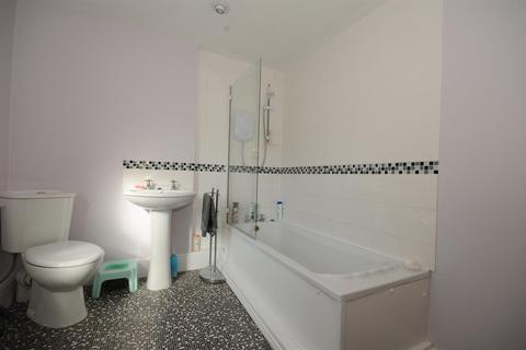 114 Bath Road, Stroud, GL5 3NX
