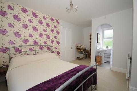 114 Bath Road, Stroud, GL5 3NX