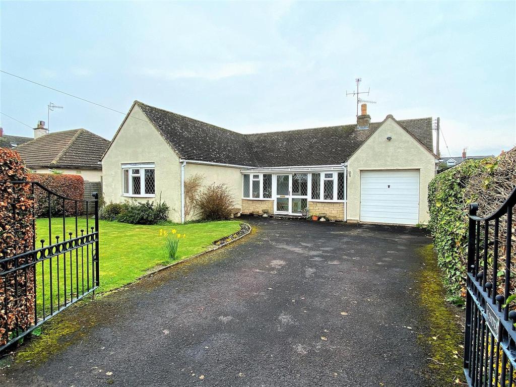 The Nursery, Kings Stanley... 3 bed bungalow - £465,000