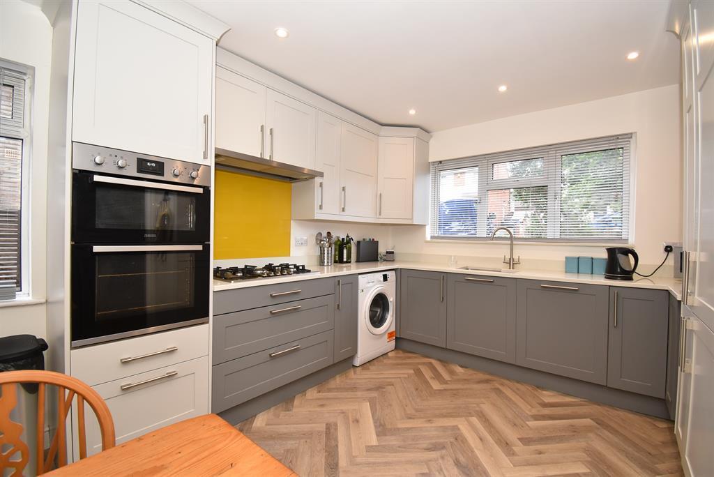 Marling Crescent, Stroud, GL5 4LB 3 bed semidetached house £365,000