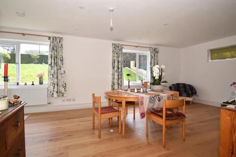 287 Bath Road, Stroud, GL5 3NS