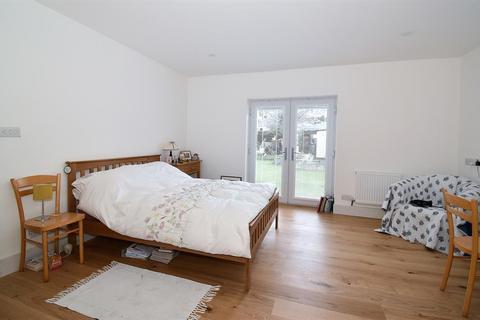 287 Bath Road, Stroud, GL5 3NS
