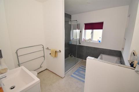 287 Bath Road, Stroud, GL5 3NS
