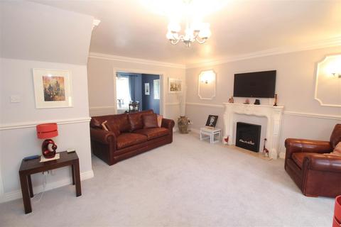4 bedroom house to rent - The Swallows, Wallsend