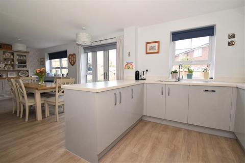 19 Clutterbuck Close, Leonard Stanley, Stonehouse, GL10 3GH