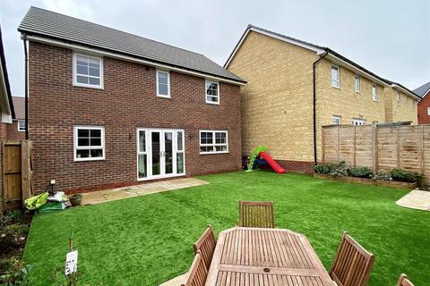 19 Clutterbuck Close, Leonard Stanley, Stonehouse, GL10 3GH