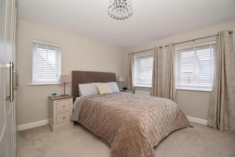 19 Clutterbuck Close, Leonard Stanley, Stonehouse, GL10 3GH