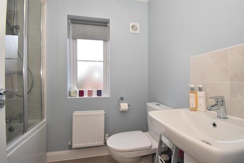 19 Clutterbuck Close, Leonard Stanley, Stonehouse, GL10 3GH