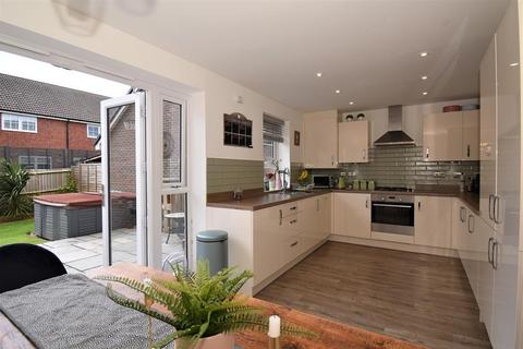 1 Clutterbuck Close, Leonard Stanley, Stonehouse, GL10 3GH
