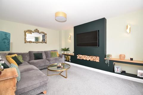 1 Clutterbuck Close, Leonard Stanley, Stonehouse, GL10 3GH