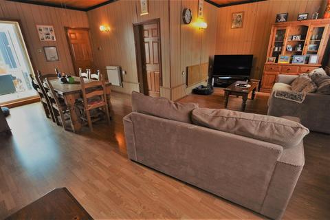 56 Lando Road, Burry Port, SA16 0YB