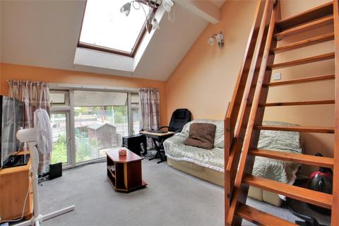 26 Raglan Street, Gloucester, GL1 4AU