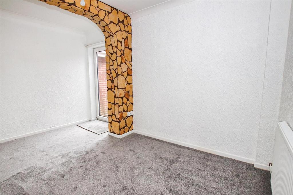 Loring Road, Porthill, Newcastle 3 bed detached bungalow £695 pcm (£