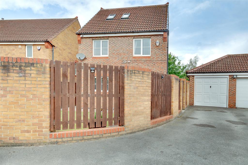 Detached Garage