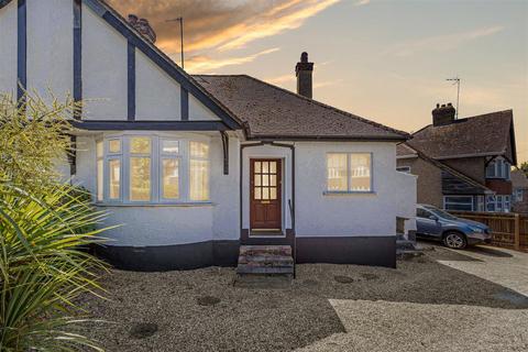 6 Cedar Walk, Hemel Hempstead, HP3 9EB