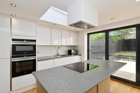 3 bedroom apartment for sale - Commercial Road, Limehouse, E14