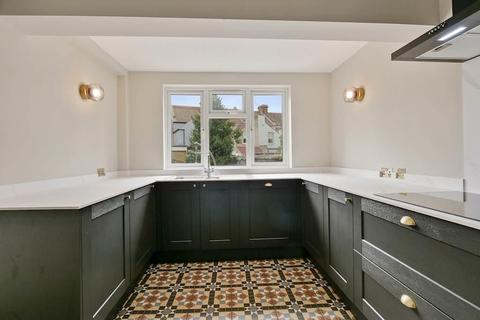 12 Pelham Road, Gravesend, DA11 0HW