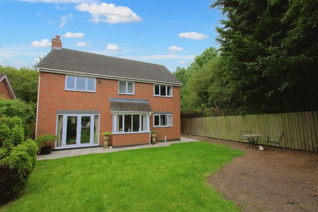 Knightsbridge Drive, Nuthall 4 bed detached house for sale £390,000