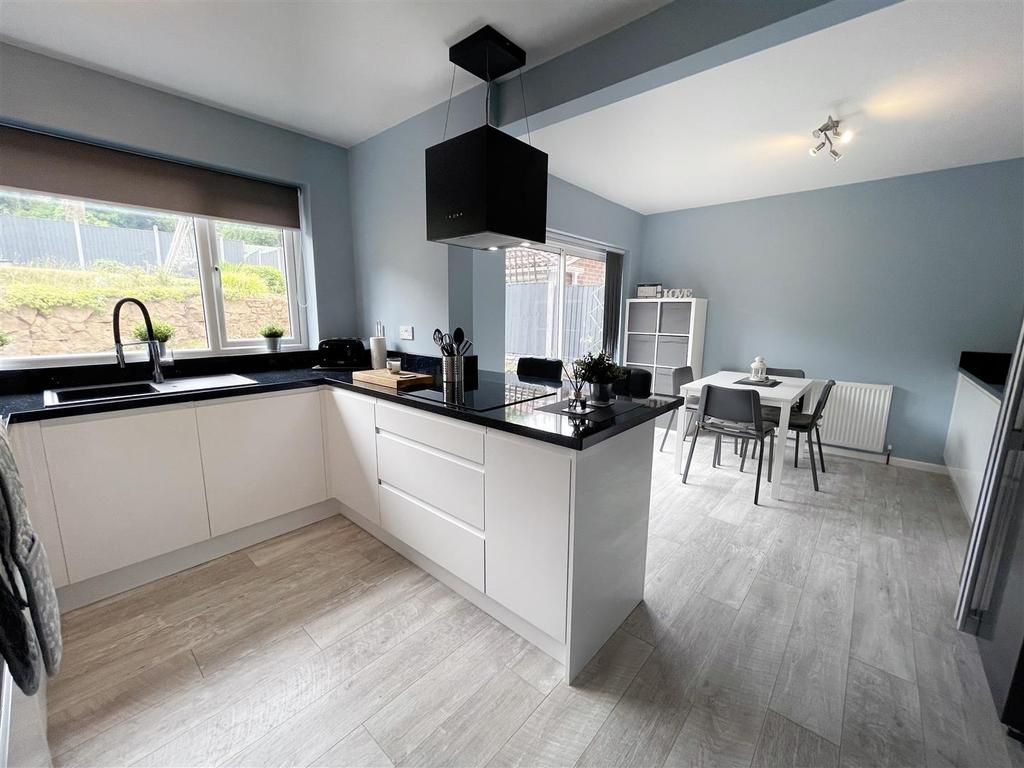 Homefield Avenue, Arnold, Nottingham 3 bed detached house £320,000