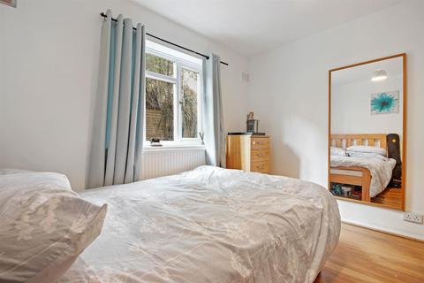 2 bedroom maisonette for sale - Rosebank, Anerley
