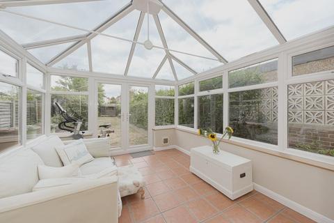 32 Lindsay Road, Worcester Park, KT4 8LE